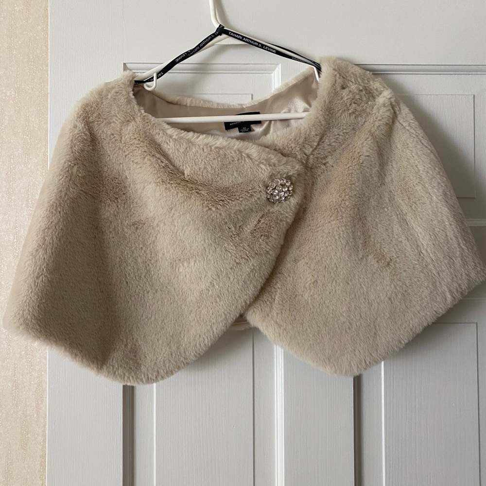 Tahari Faux Fur wrap/shawl